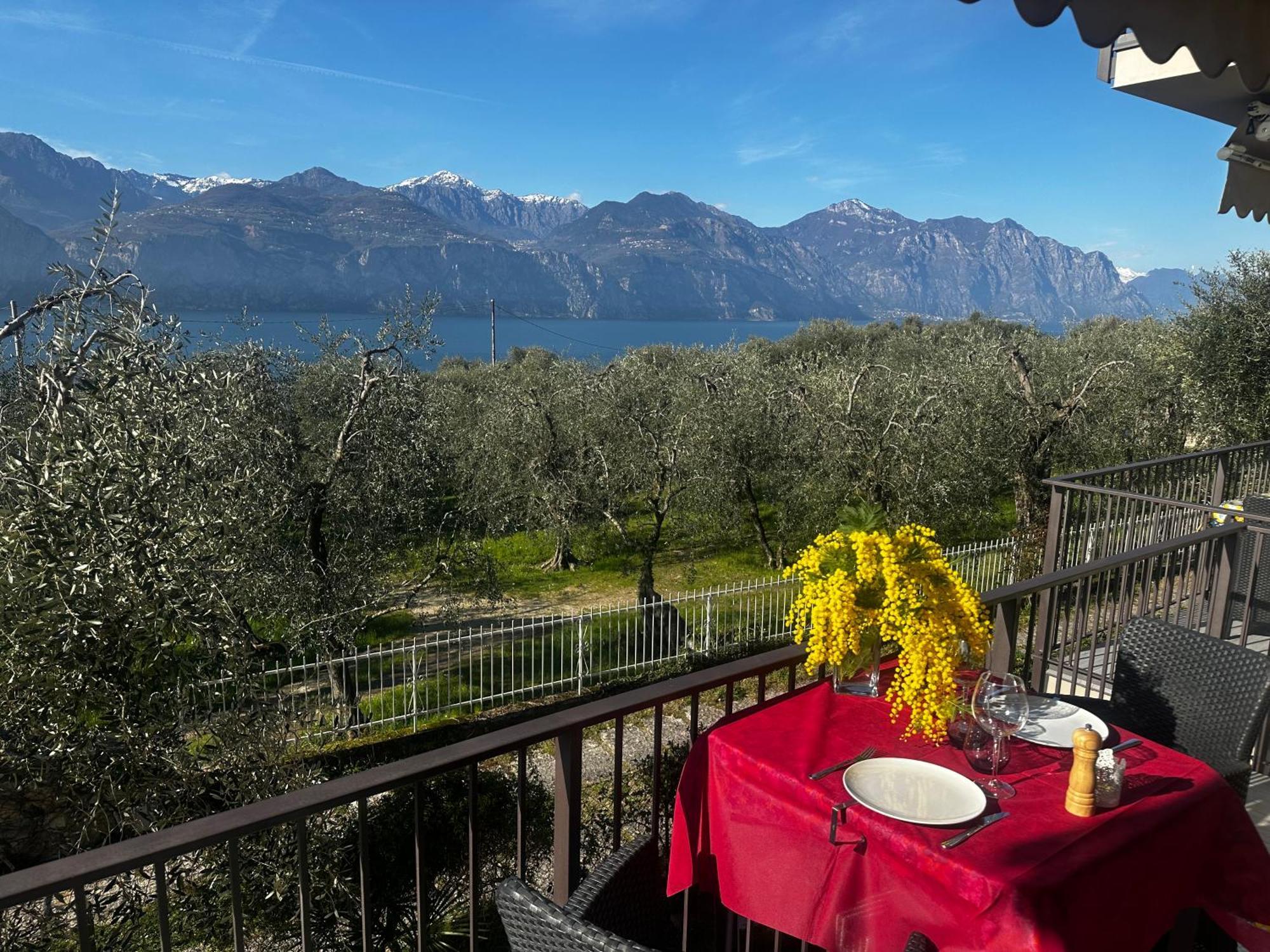 Villalvento Brenzone sul Garda Bagian luar foto