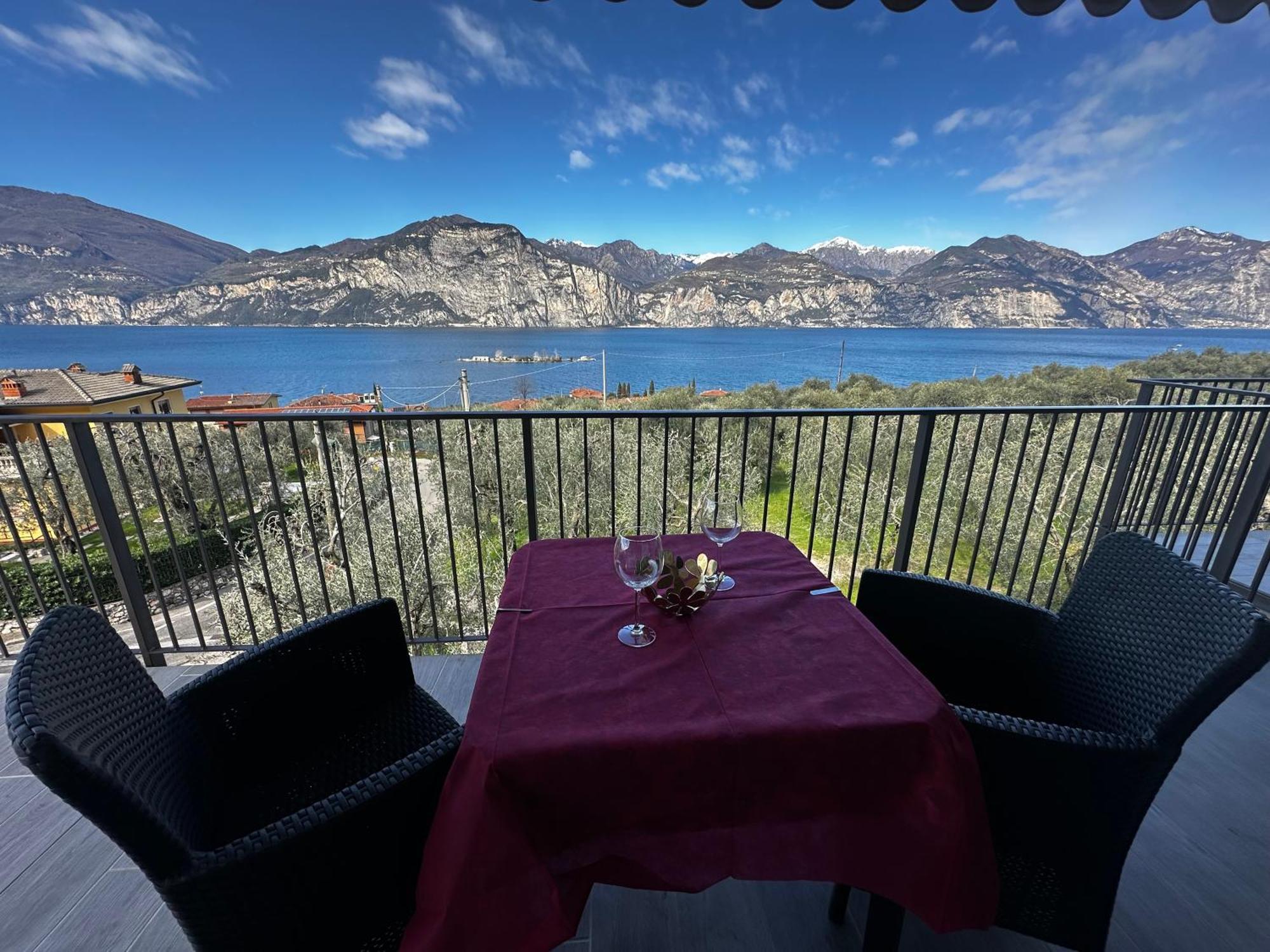 Villalvento Brenzone sul Garda Bagian luar foto