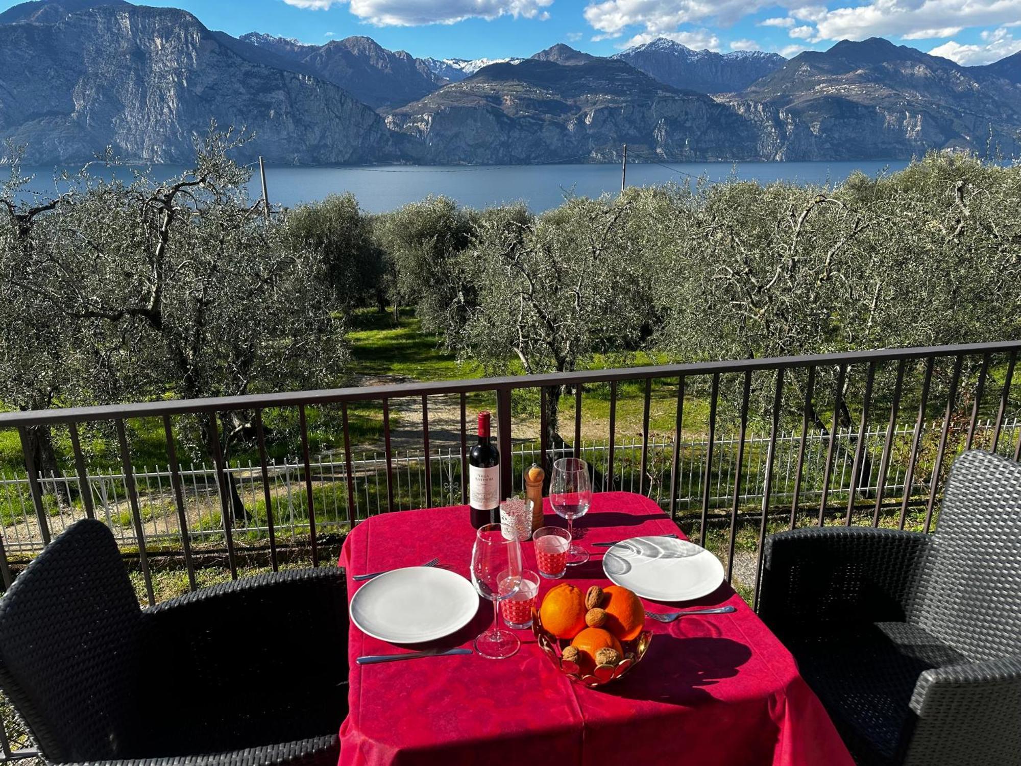 Villalvento Brenzone sul Garda Bagian luar foto