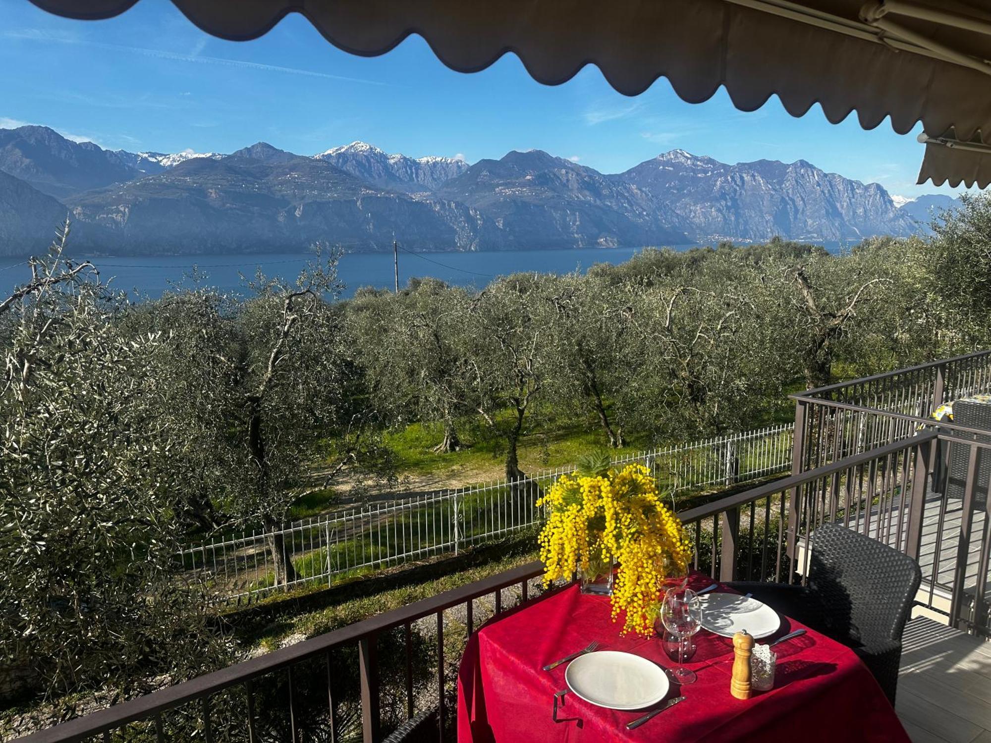 Villalvento Brenzone sul Garda Bagian luar foto