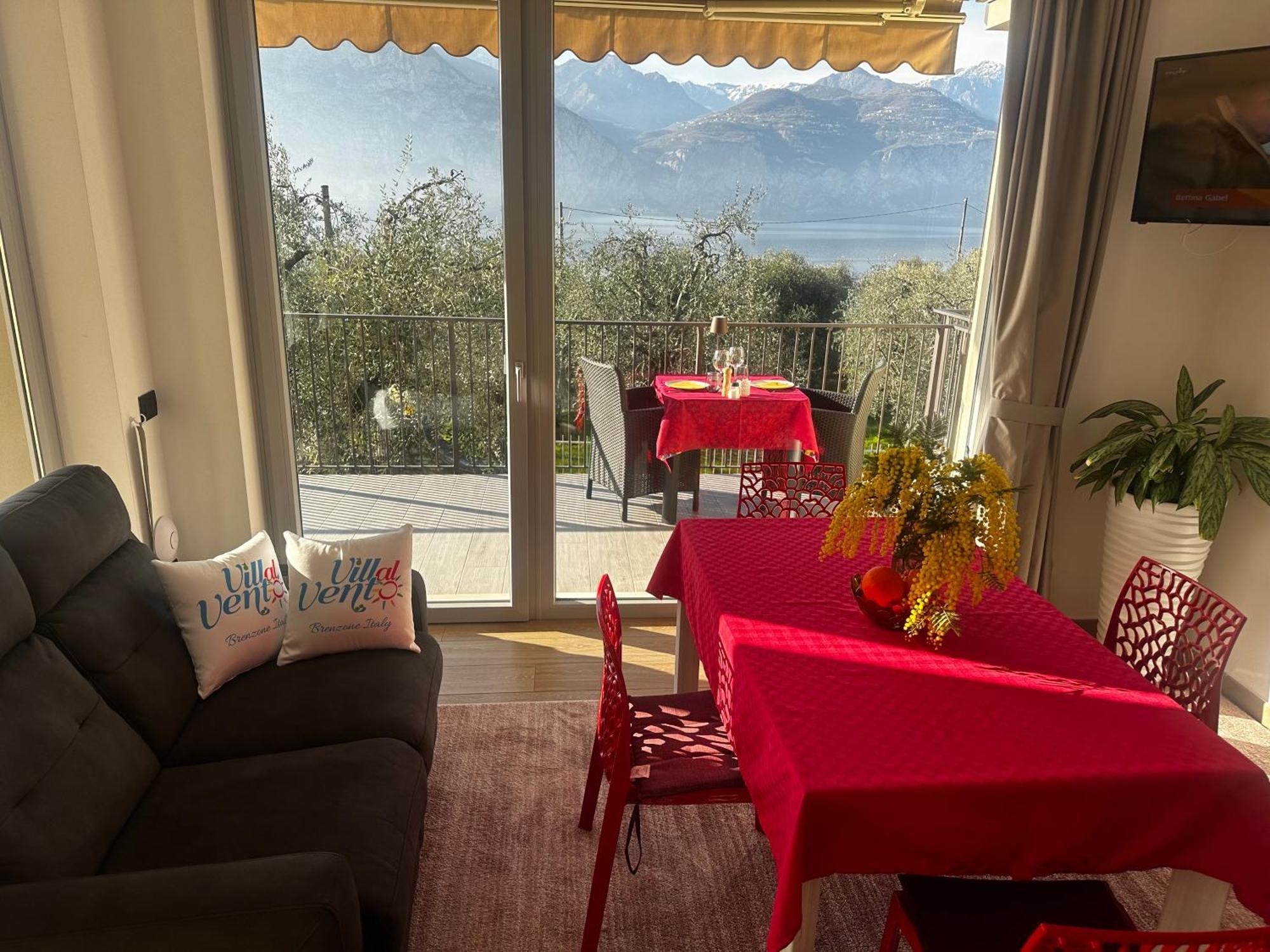 Villalvento Brenzone sul Garda Bagian luar foto